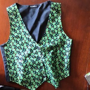 111 Main St. Patty‘s Day vest, fully lined in black shiny material. Med.